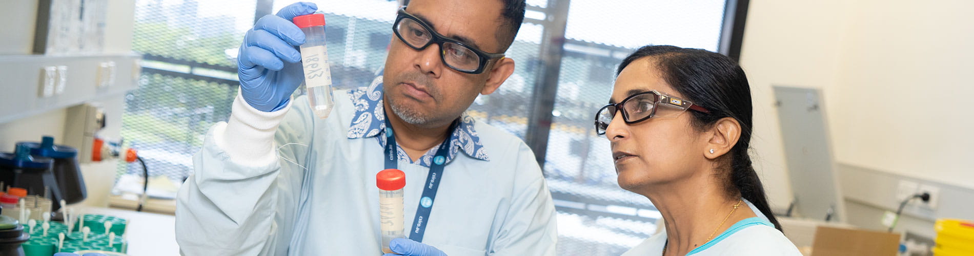 Rosa Garcia-Verdugo with scientist